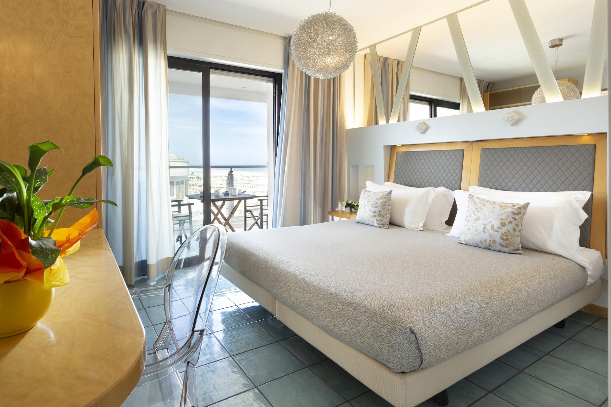 Club House 4* Rimini