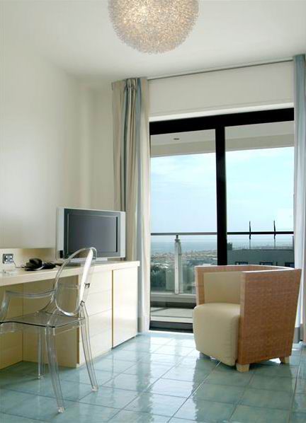 Club House 4*